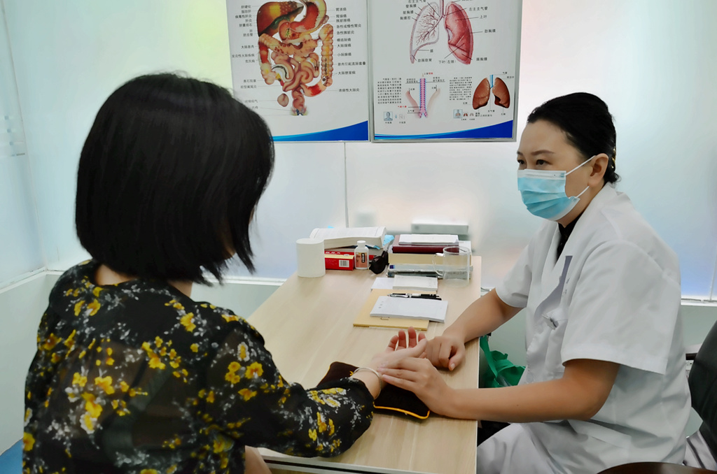 洛阳普康中医院,卫健局服务百姓健康义诊活动总结