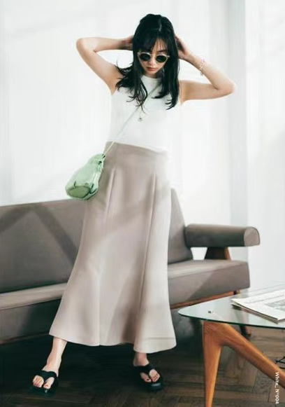 比米色优雅,比棕色显白,今夏的“裸肤色”凭什么火了?