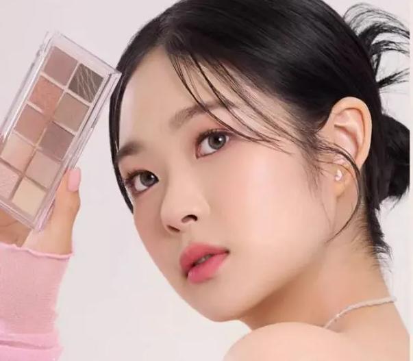 韩国眼影盘pink,韩国blingglow液体眼影