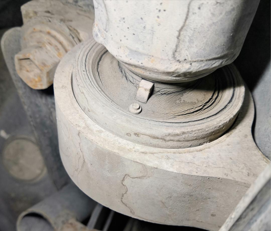 皇冠3.0经典老车翻新复活视频,丰田皇冠13代翻新