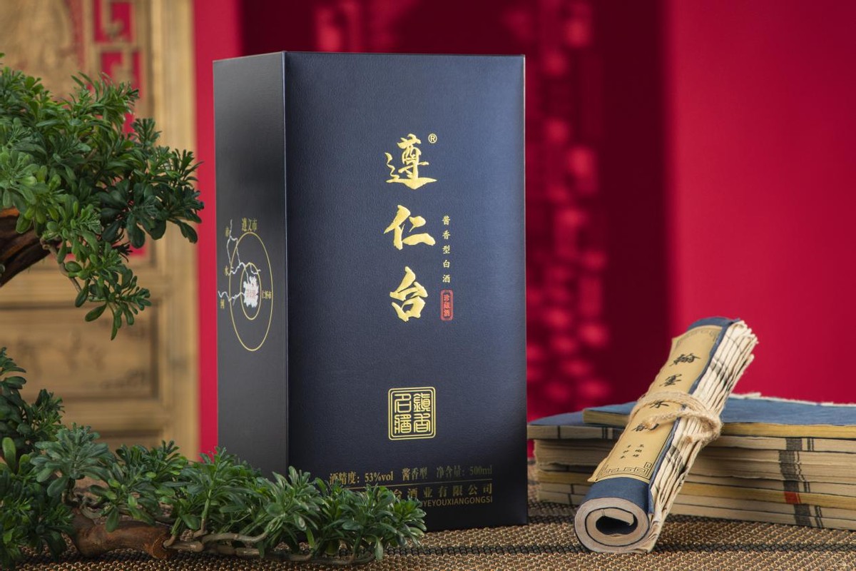 广东55岁富商“酒柜”，走红朋友圈，竟无1瓶五粮液，行家：识货