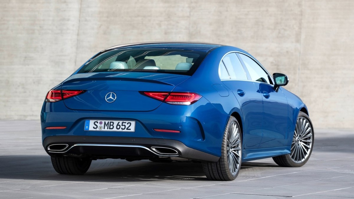 十大经典奔驰车排名,列举奔驰汽车公司的畅销车型