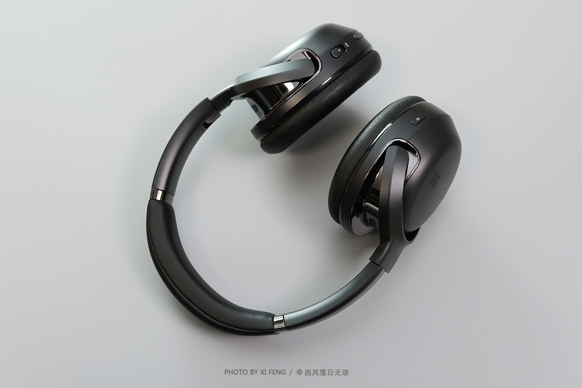 SONY、Bose、JBL三大信仰品牌，顶级降噪大头戴，换你会选谁？