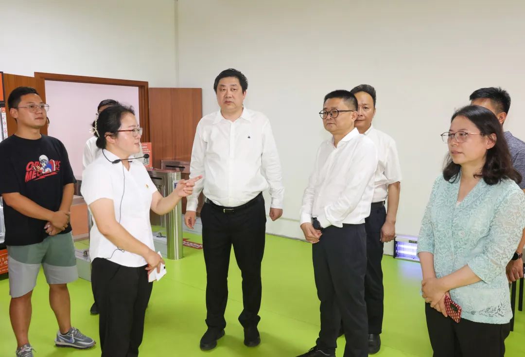 赵建军市长调研共享健身房，无锡最大的共享运动中心即将开放