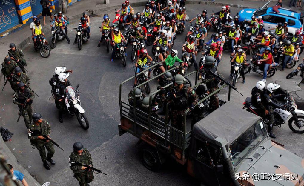 除了踢球就是守门,除了踢足球我还能干什么