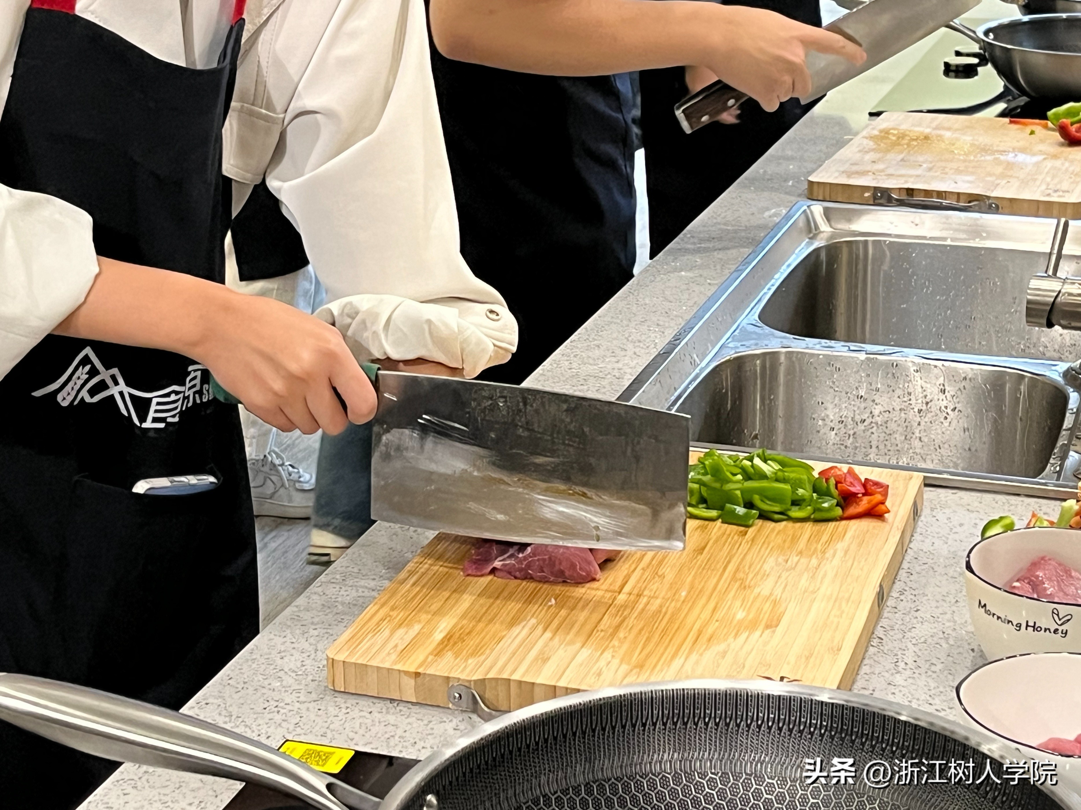 娴欐睙鏍戜汉瀛﹂櫌缇庨,娴欐睙鏍戜汉瀛﹂櫌鍘ㄨ壓浜ゆ祦