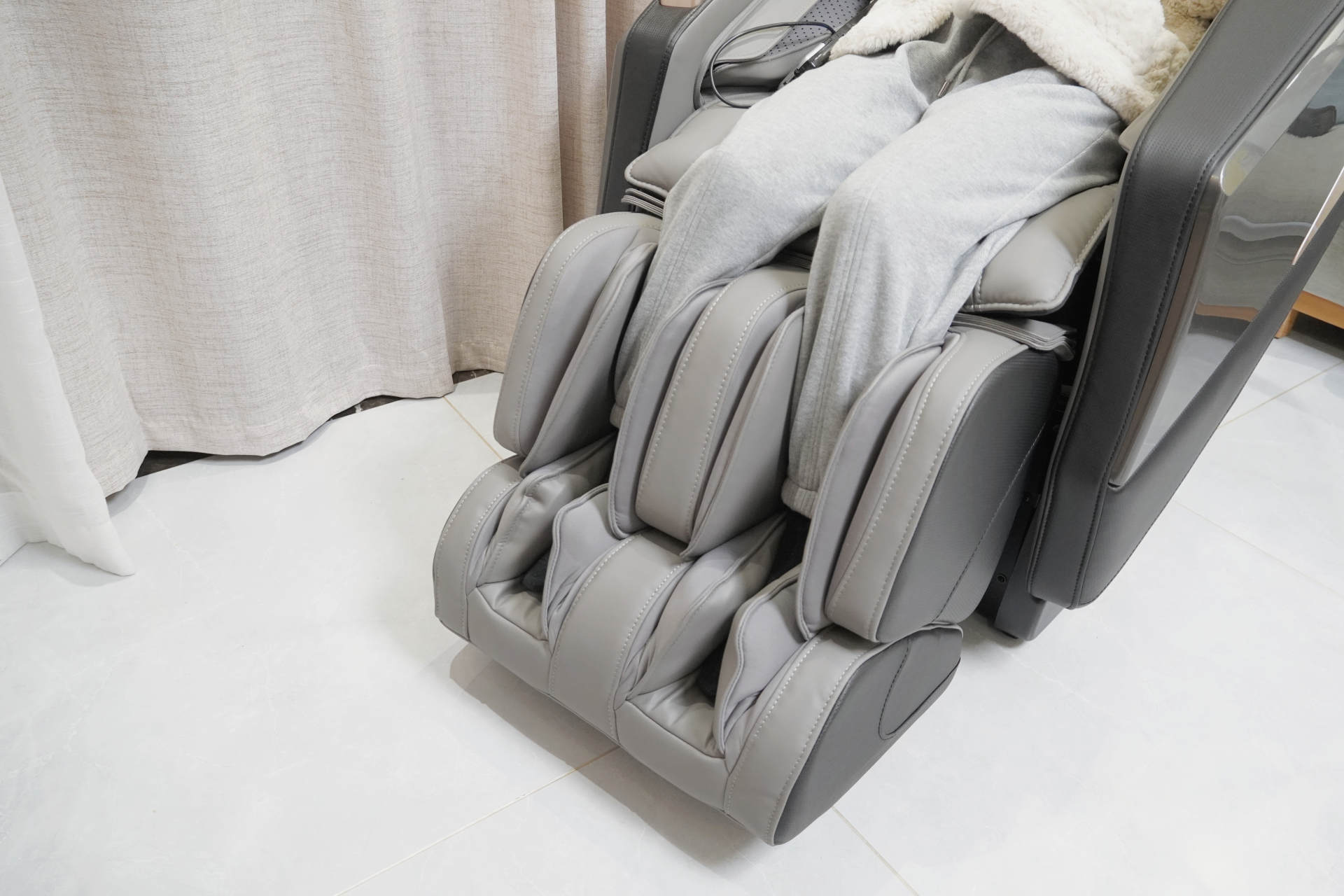 如何给老人选择按摩椅,老年人适合用按摩椅吗