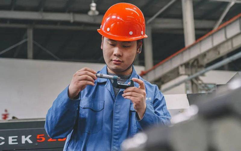 停一天或损失2亿元?美国*锁封**技术看热闹,我国咬牙攻克压缩机！