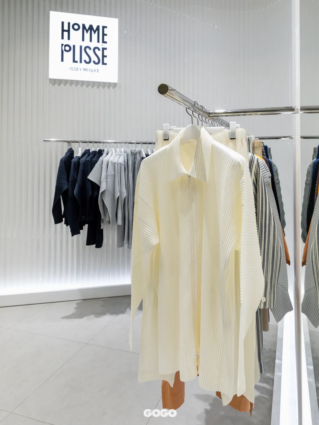 三宅一生限定系列上线！点亮夏日缤纷色彩