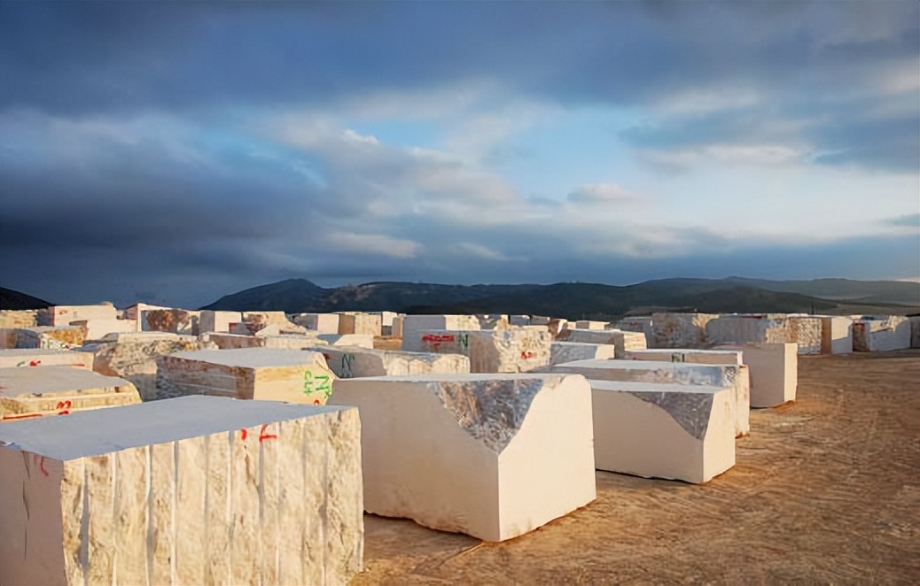 柏丽大家居旗下艺术家具品牌Draenert演绎顶级天然石材浪漫与浓情