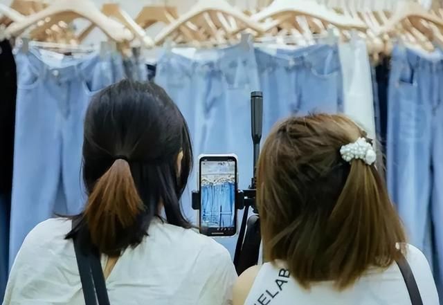 电商实体店改革方向,国家提倡实体店转型的新闻