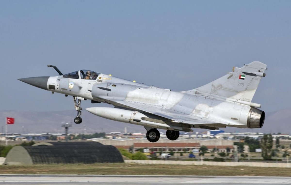 阿联酋空军转售幻影2000,法国采购阿联酋幻影2000