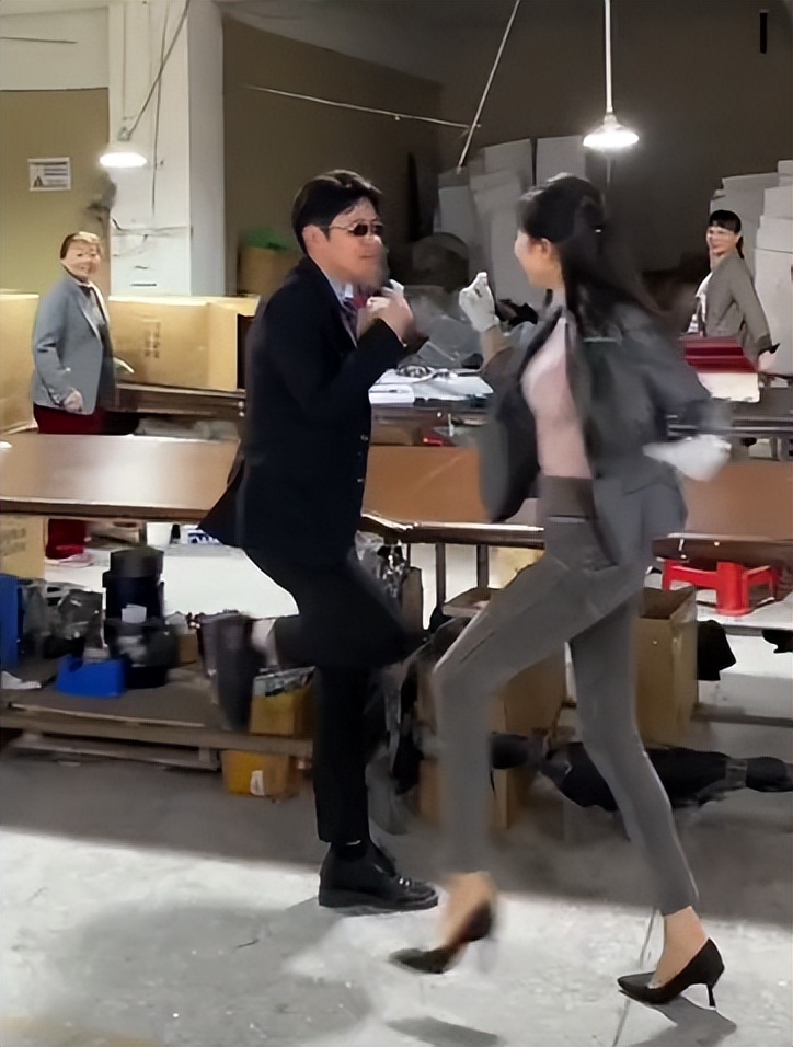 鍘傝姳杞﹂棿璺宠垶璧扮孩鍚哥矇鐧句竾,鍘傝姳鍚哥矇鐧句竾鐧讳笂澶