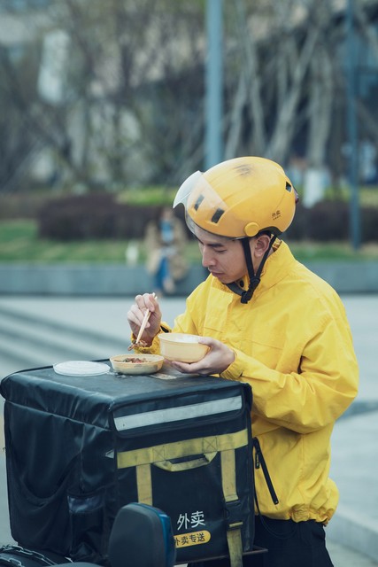 石家庄外卖骑手每月能挣多少钱,外卖骑手真实生活