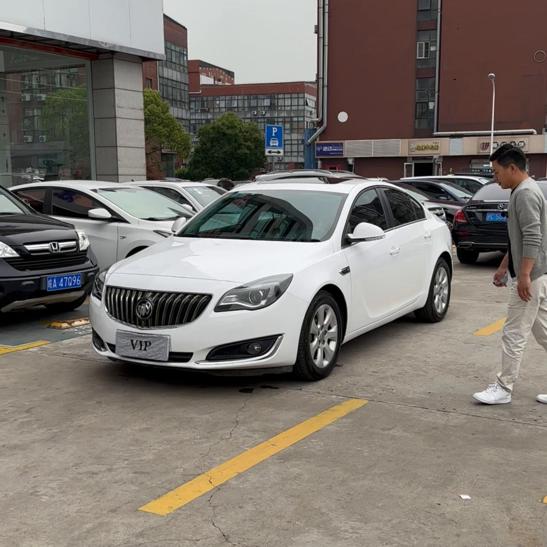 2016年别克君威1.6t高配还值多少钱,2016君威1.6t5万公里