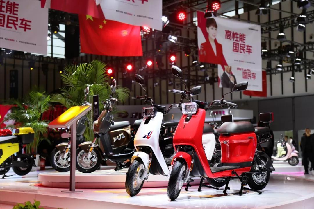 小刀和雅迪哪个车更实用,雅迪小刀的优缺点