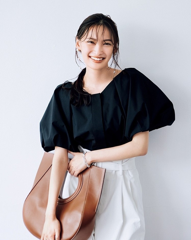 黑白色怎么搭配才好看,黑白色如何搭配出高级感