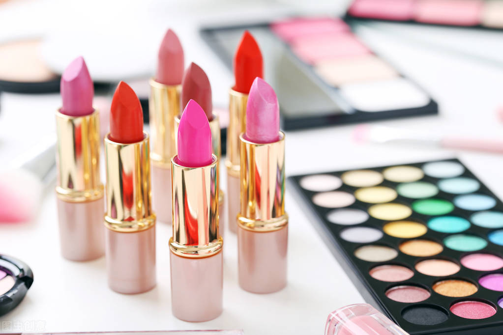 怎么从外形区分口红的档次 (如何区分口红牌子)