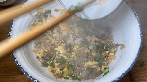 水煎包要想好吃，关键记住这两点，底部金黄，蓬松柔软，馅料鲜美