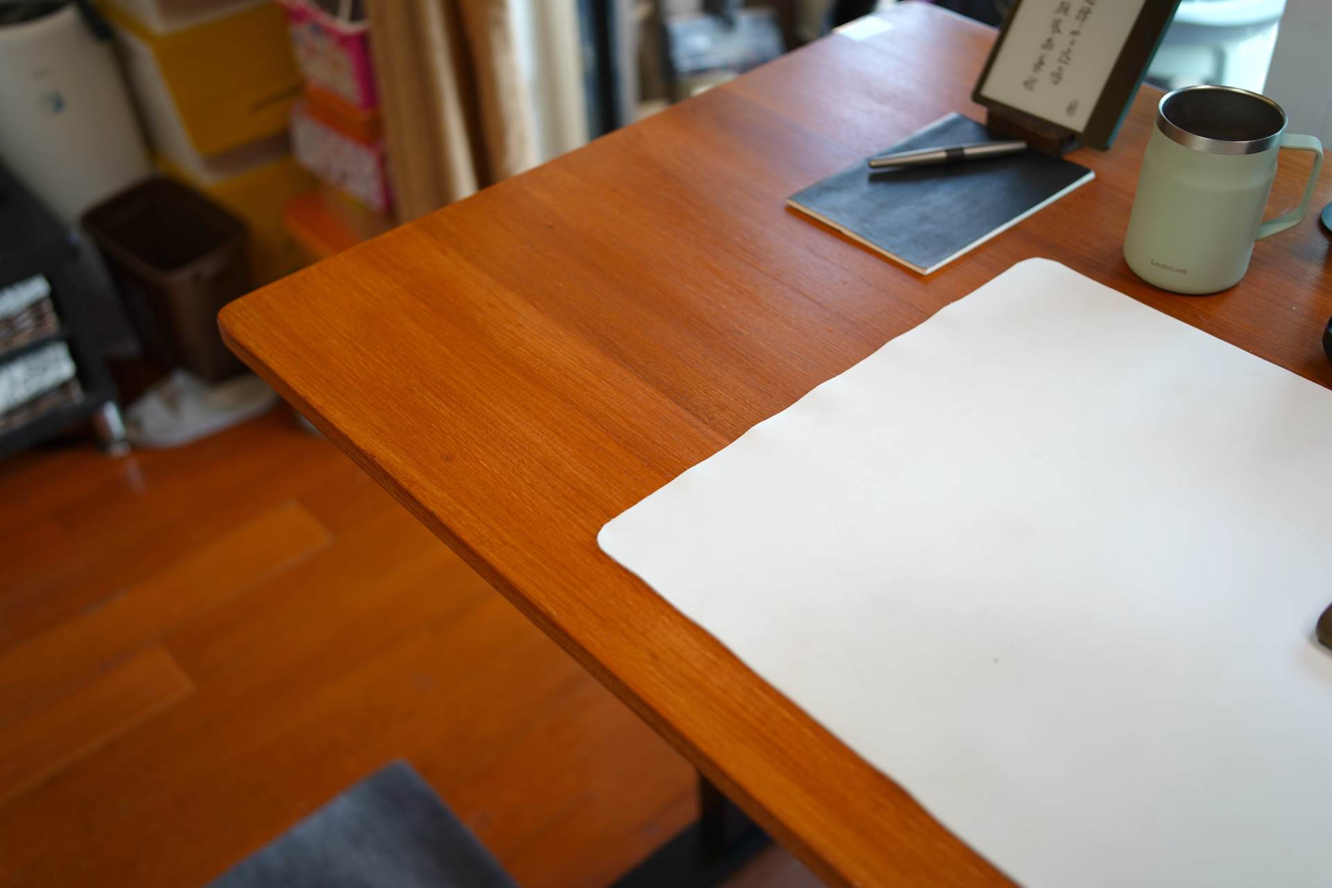 男人谁不喜欢一张大大的书桌,智芯1.8M实木升降桌那是真的爱