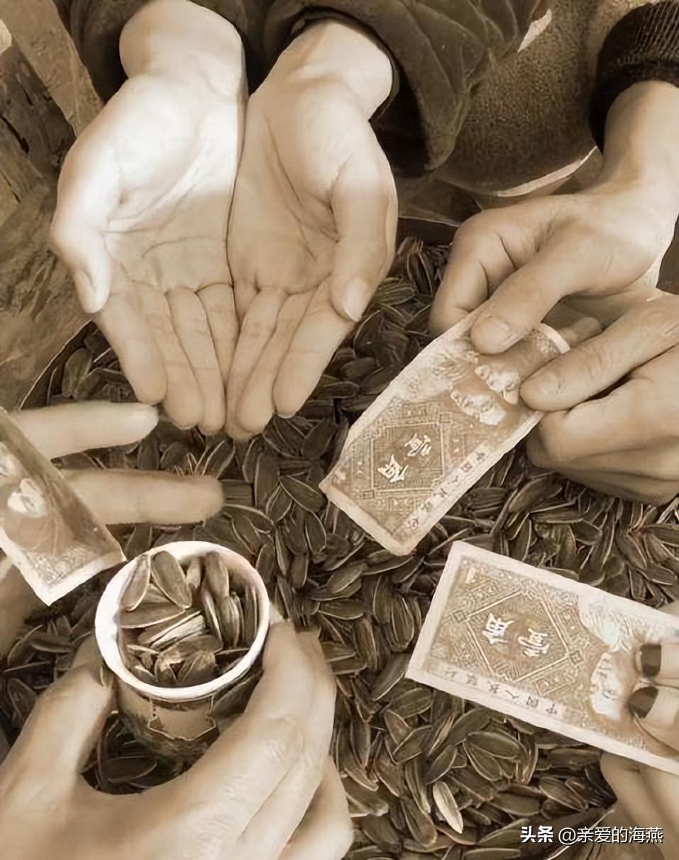 七八十年代供销社里的打酱油、雪花膏、搪瓷缸子，全是当年的味道