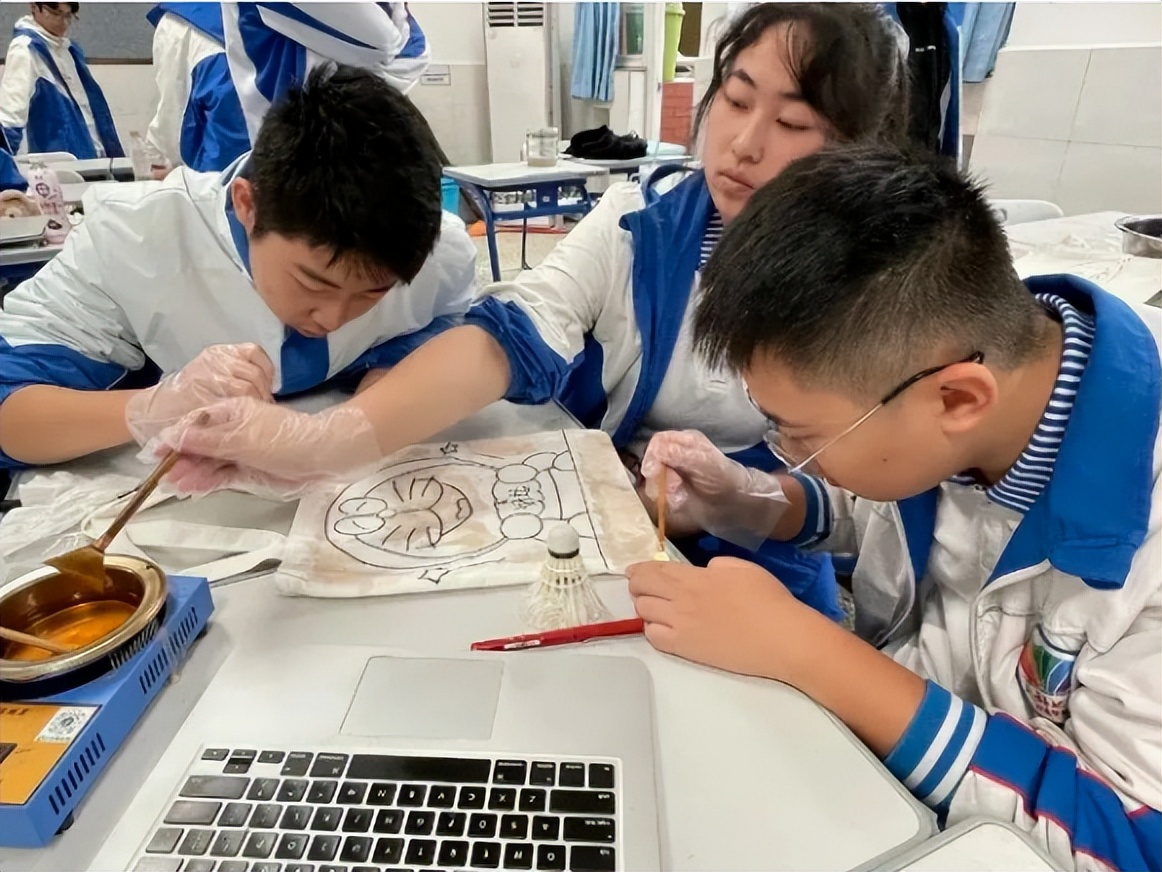 6年级小学生简历“好厉害”，雅思近满分，小学拿奖比同龄学生多