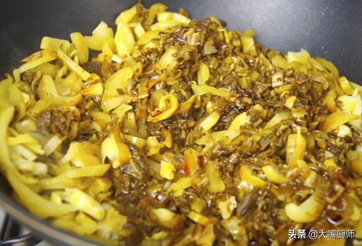 腌制酸菜的方法酸脆开胃超好吃,怎么腌制酸菜好吃又不烂又放得久