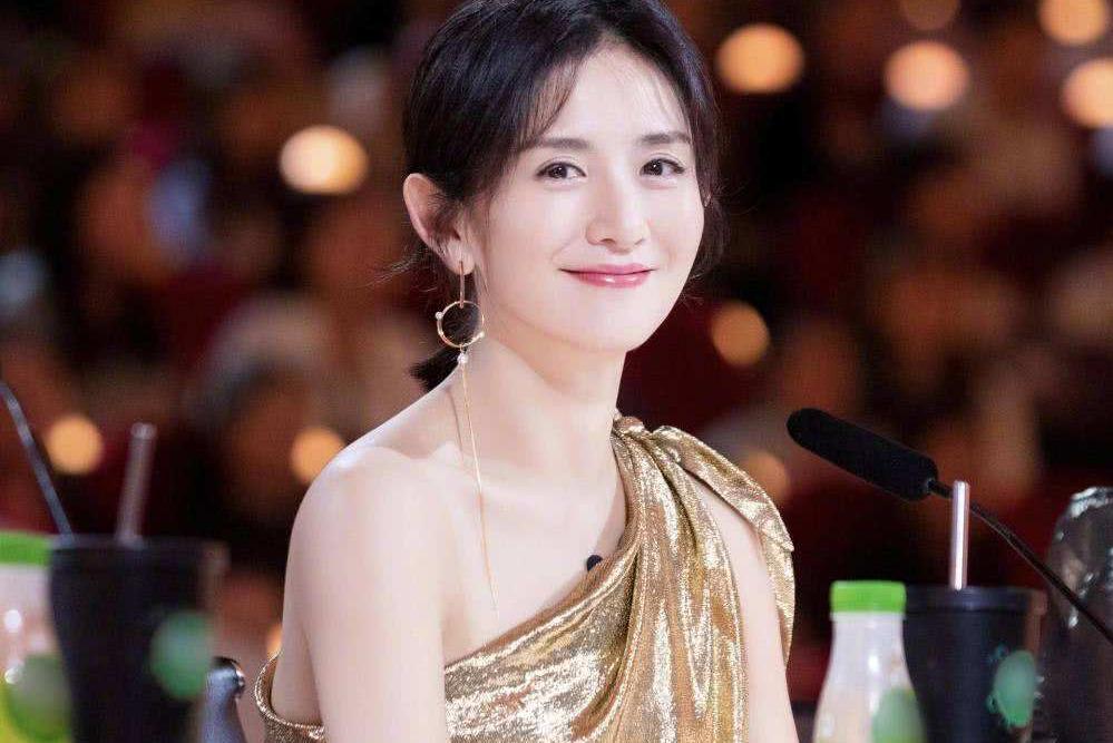 邓紫棋帮杨颖缓解尴尬,杨颖邓紫棋无缝切换