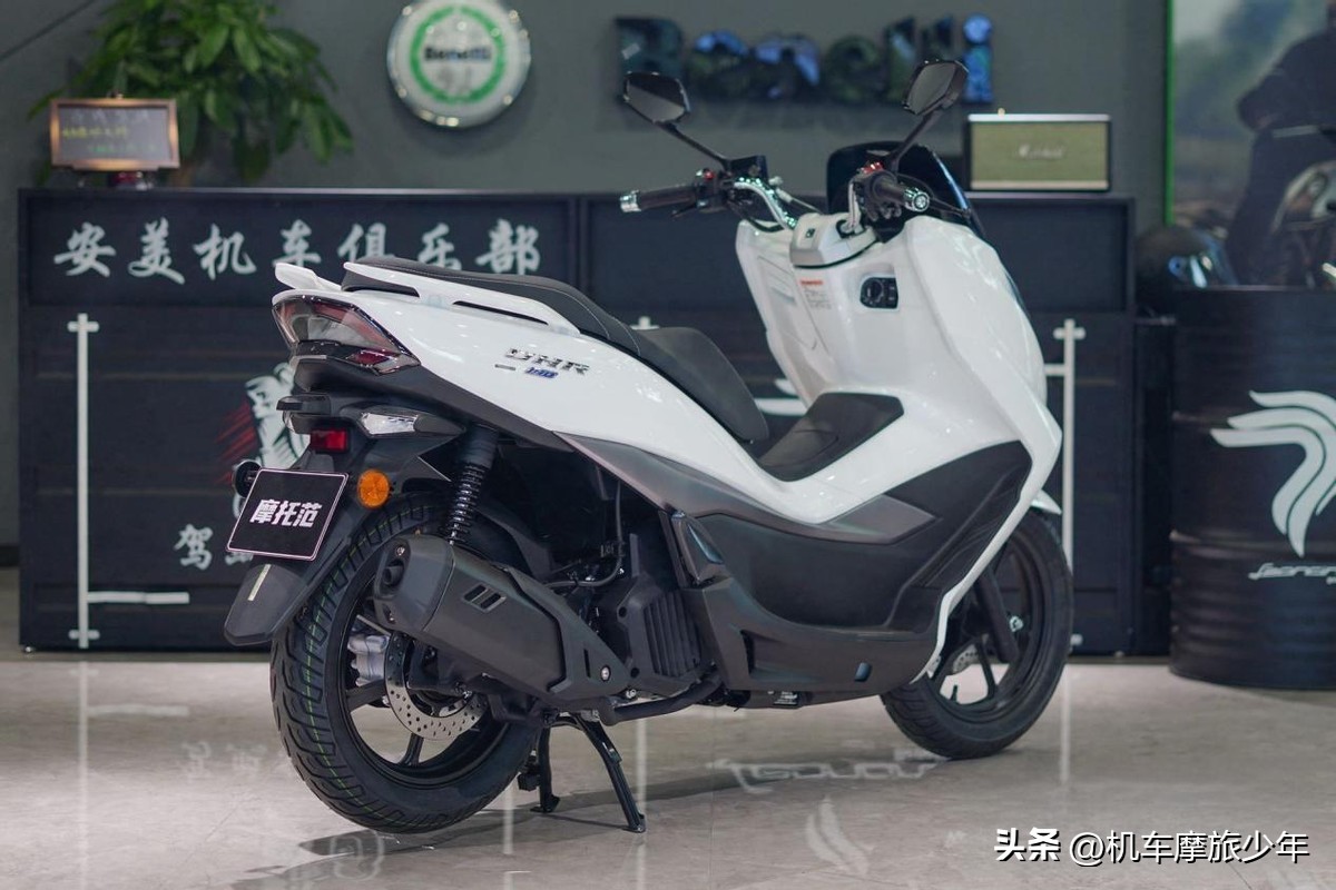 豪爵uhr150,本田125ncr对比豪爵uhr150