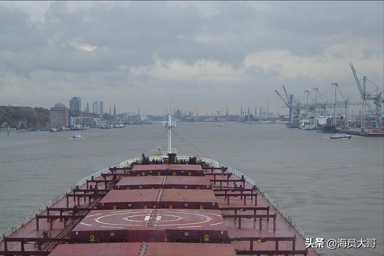 第17章：船到了泰国船员精神十足，分钱，购物，看女郎，意图明确