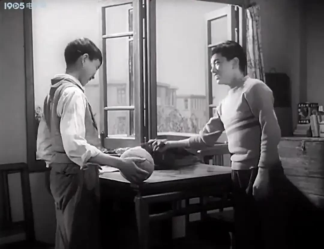 老电影海燕,老电影两个小足球队1956插曲