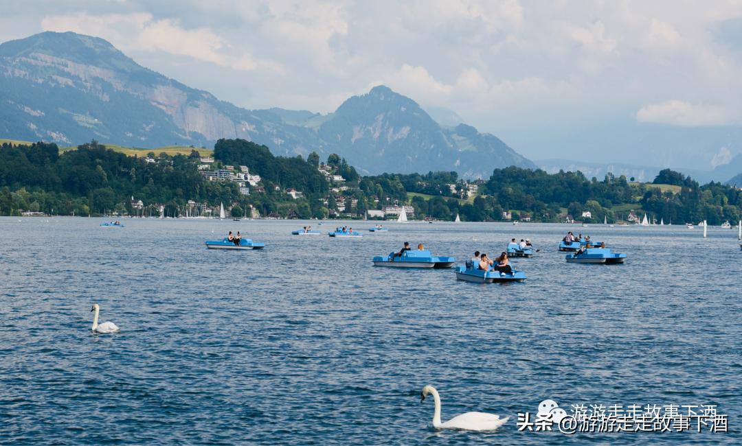 欧洲瑞士旅游线路,卢塞恩金色山口观光火车