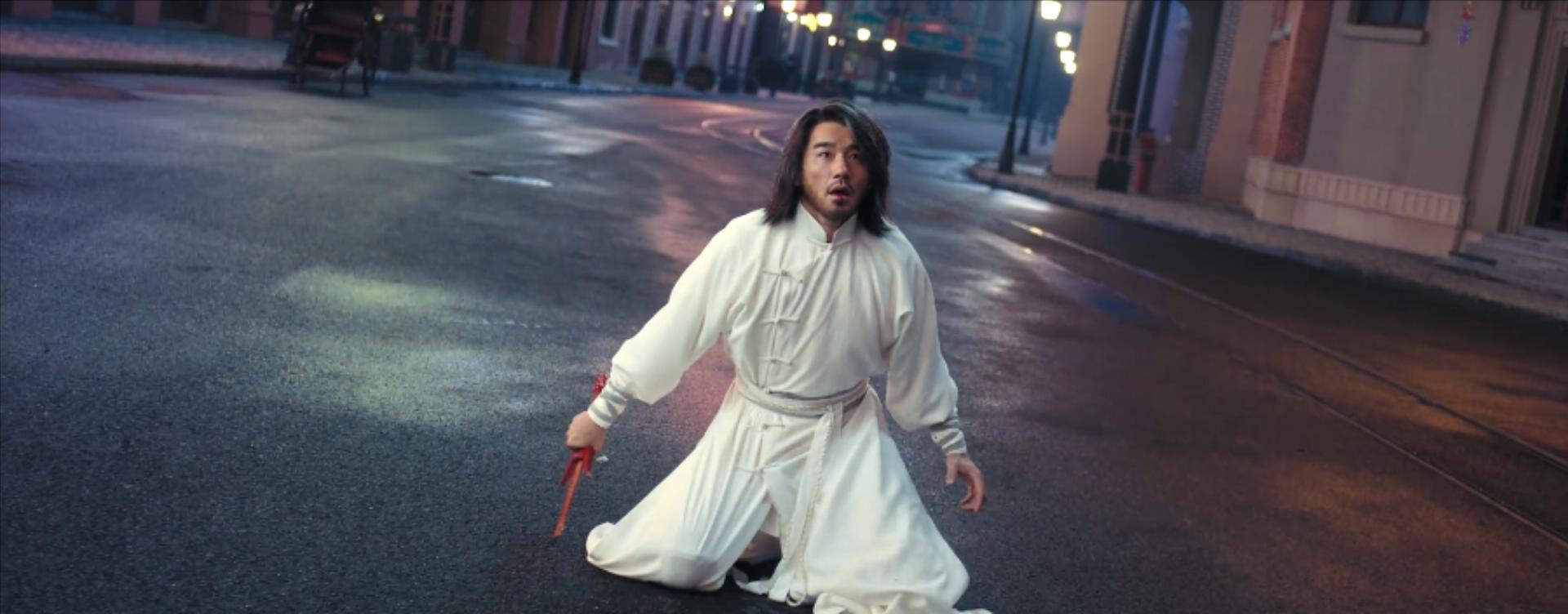 女配露大腿，反派成X战警，同样《华英雄》，胡兵比郑伊健差远了