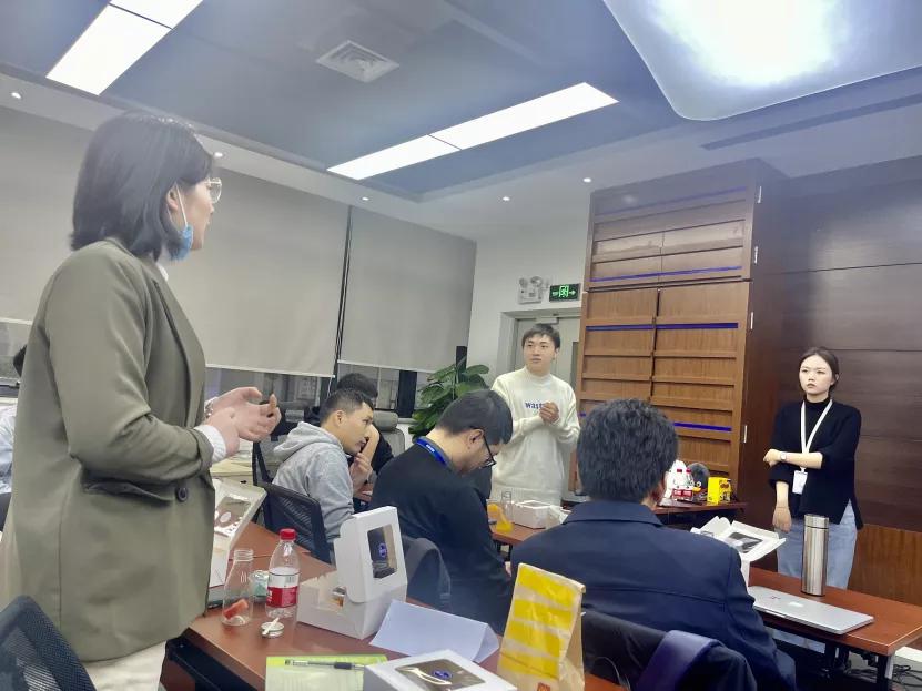 凝心聚力共奋进创新突破向未来,凝心聚力共创佳绩的内容