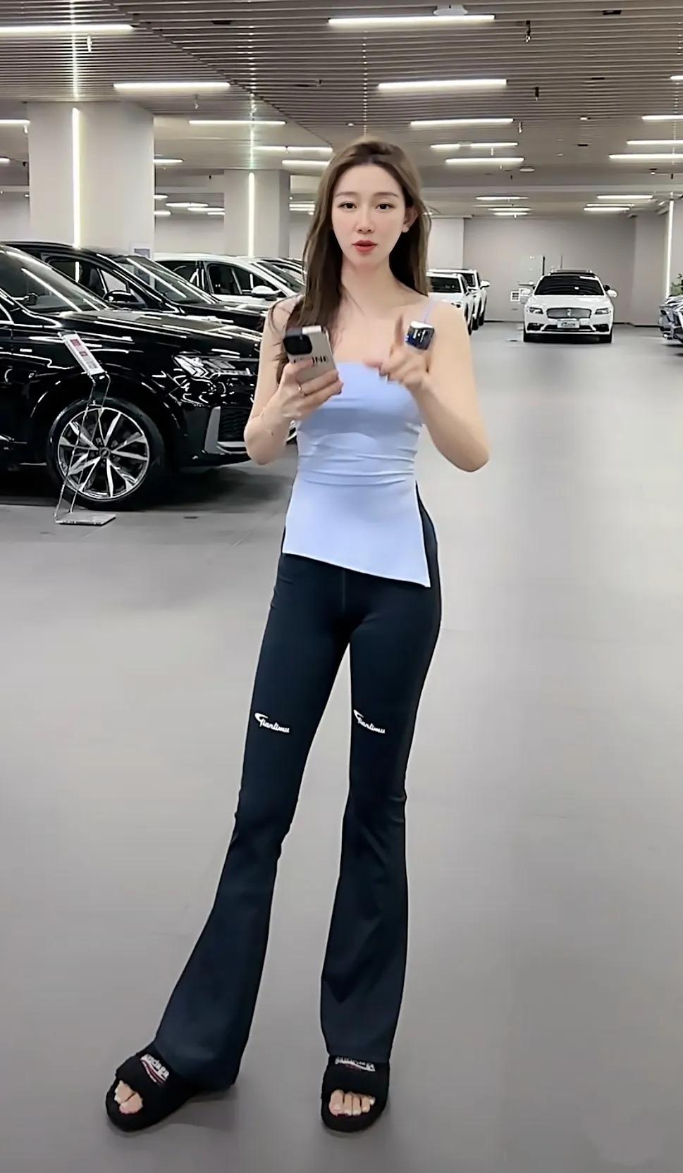 150小个子紧身裤加绒修身,好身材高颜值女人清纯穿搭