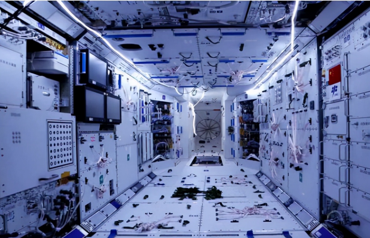 女宇航员在太空干什么,太空怎么保护女宇航员