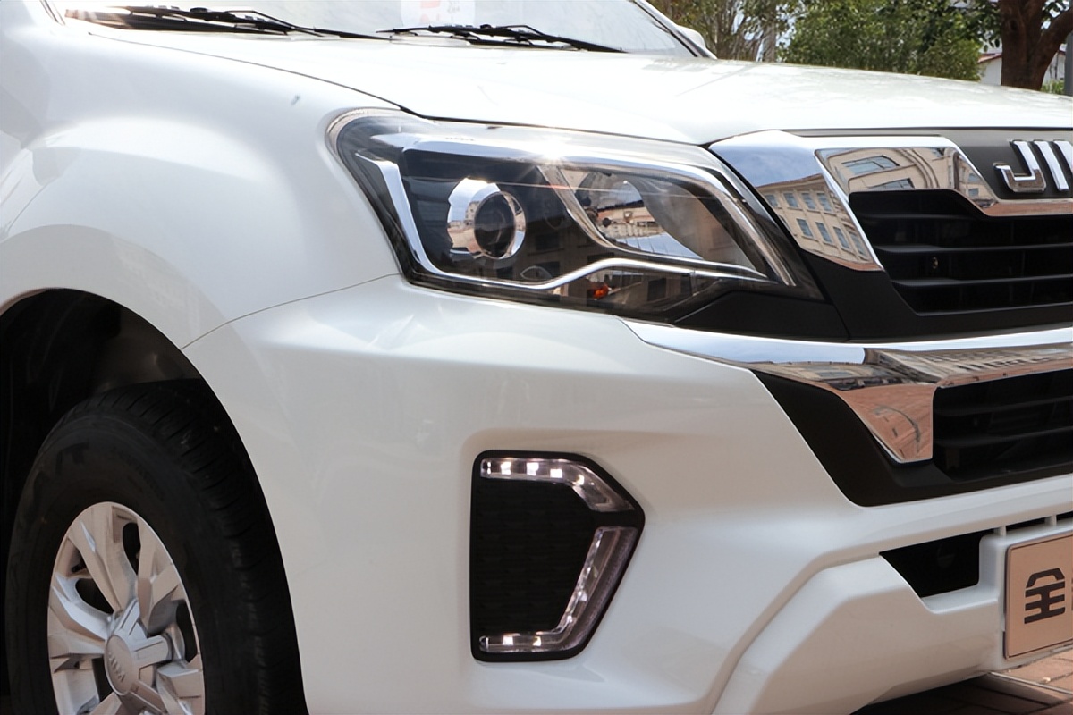 江西五十铃皮卡欢迎到店试车,试驾江西五十铃瑞迈2024款