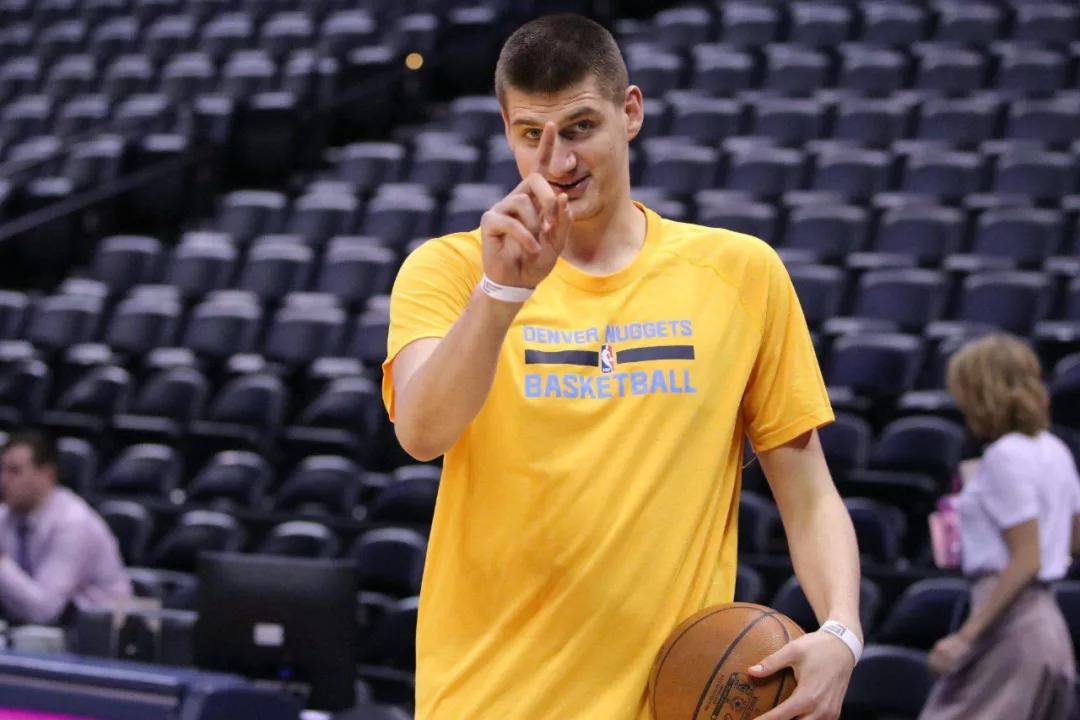 大个子大战大个子,大个子是大个子吗