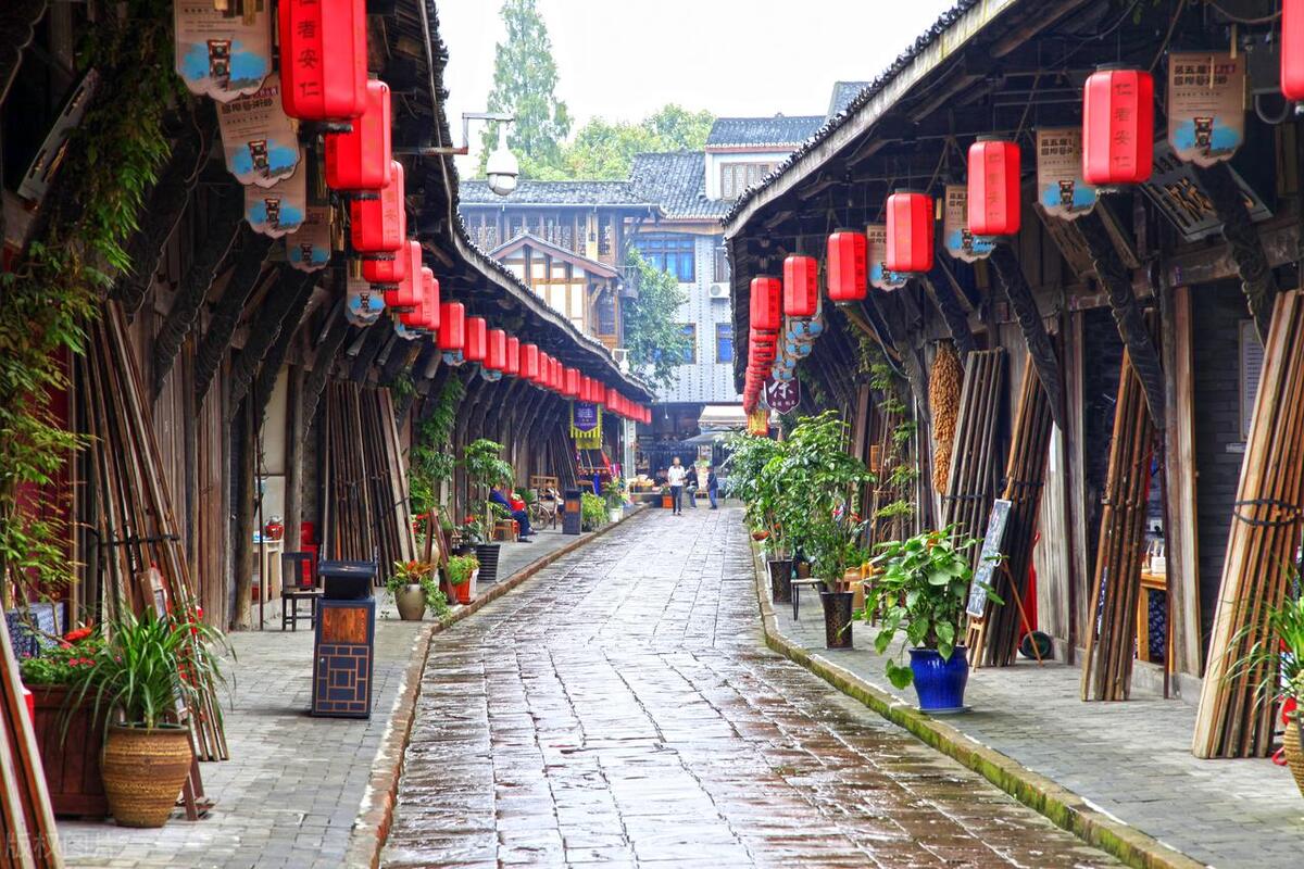 成都峨眉山旅游攻略一日游,成都除了峨眉山还有哪里值得去