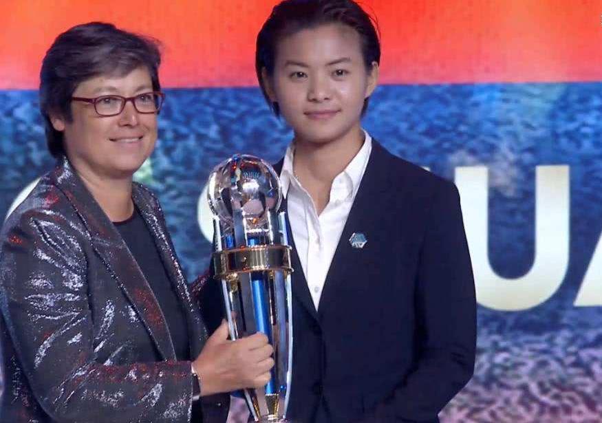 女足2:1赢下澳洲为中国争光,王霜2比1绝杀