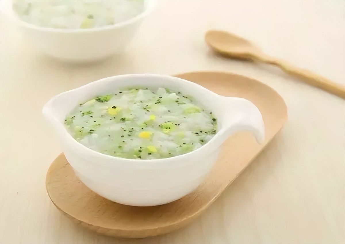 一岁孩子每天吃什么正餐,一周岁孩子每天吃几顿