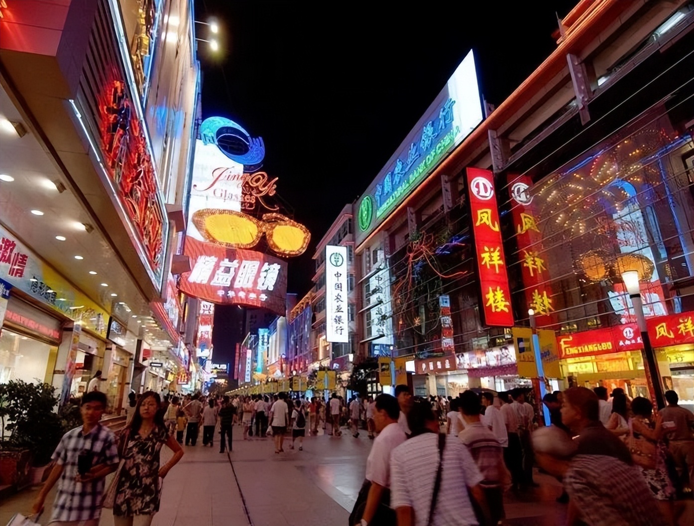 五一消费恢复火爆,五一消费数据超预期