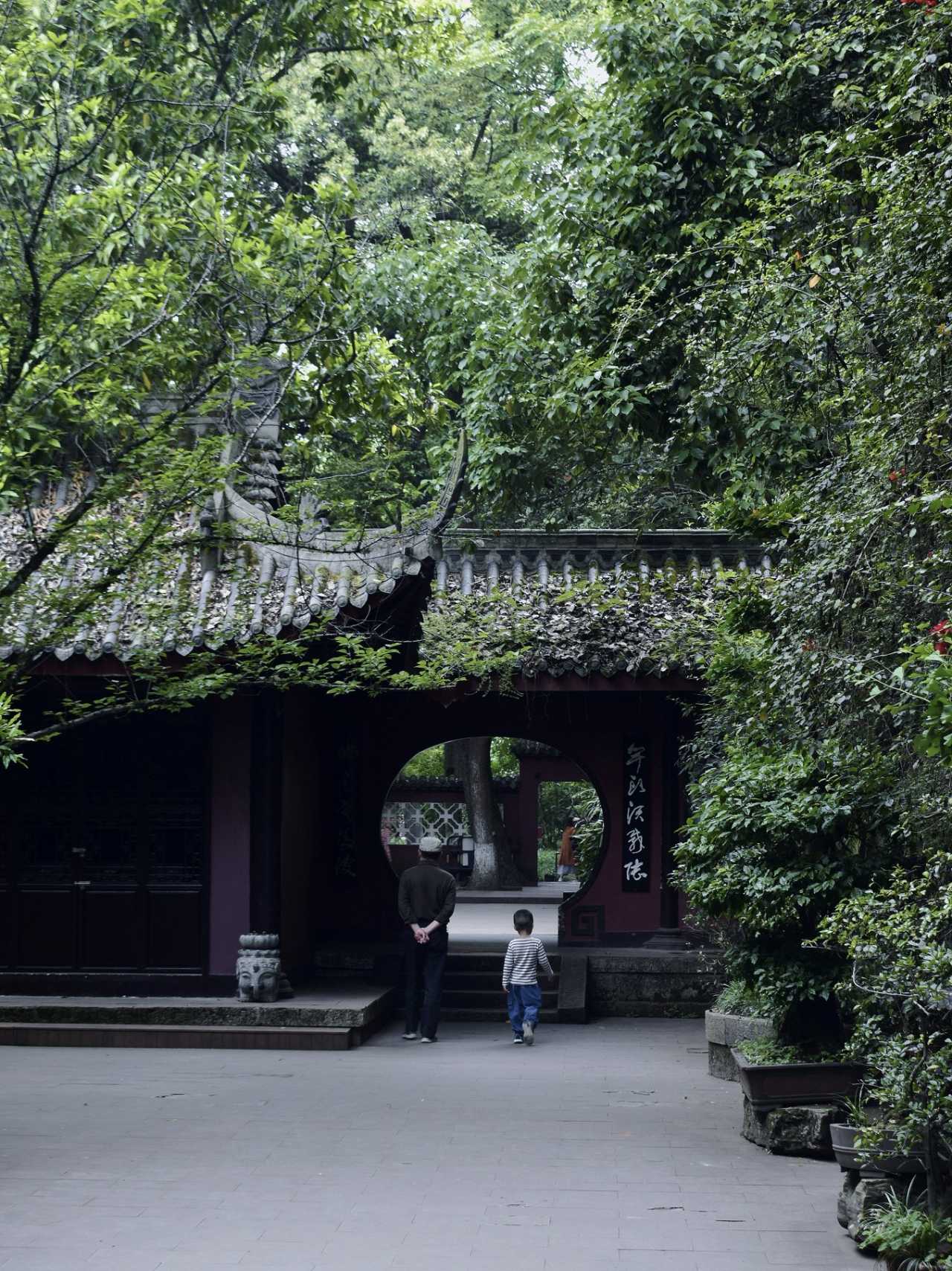 乐山异国风情打卡新去处,乐山游玩攻略及人文风情