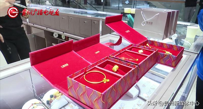 5万元的首饰，刚买就要退？顾客：店员冒充我的熟人