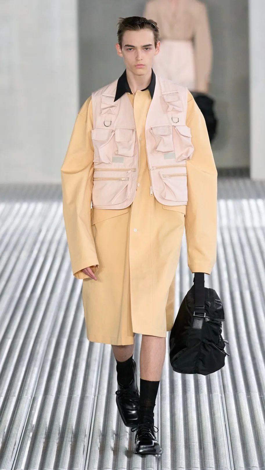 prada2024春夏男装时装秀明星,prada2024早春新款