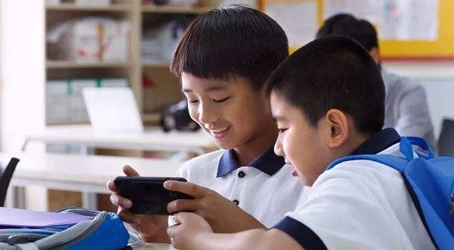 大一新生打游戏赚钱,大一学生玩游戏太入迷怎么办