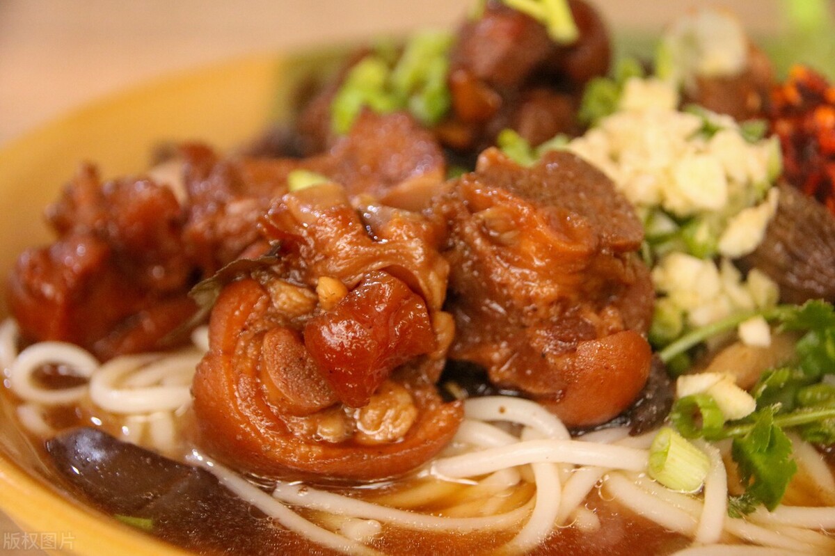 广西特色美食螺蛳粉介绍,广西除了螺蛳粉有什么好吃的特产