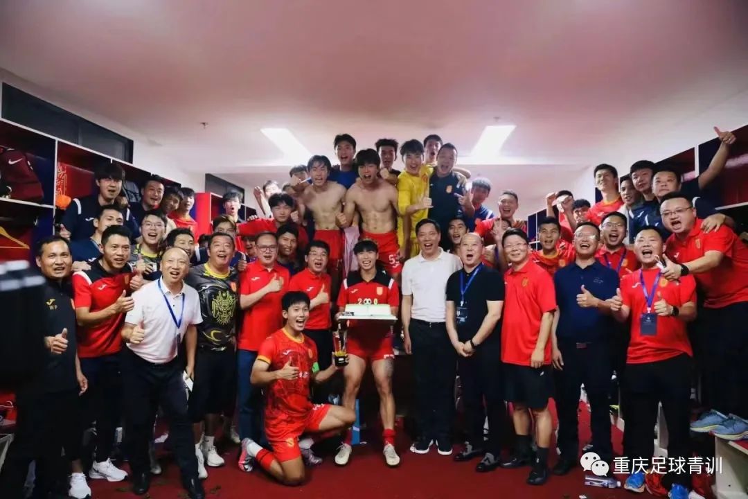 铜梁龙球场实拍,重庆铜梁龙体育场火爆场面