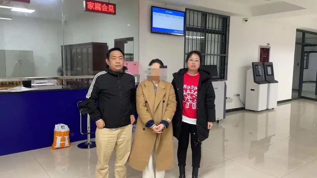 未成年人被别人欺骗送游戏装备,未成年人充值游戏赠送好友皮肤