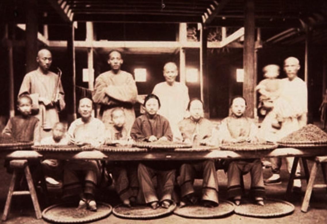 1949年，毛主席进北平时的一组老照片，穿着军棉大衣气场强大